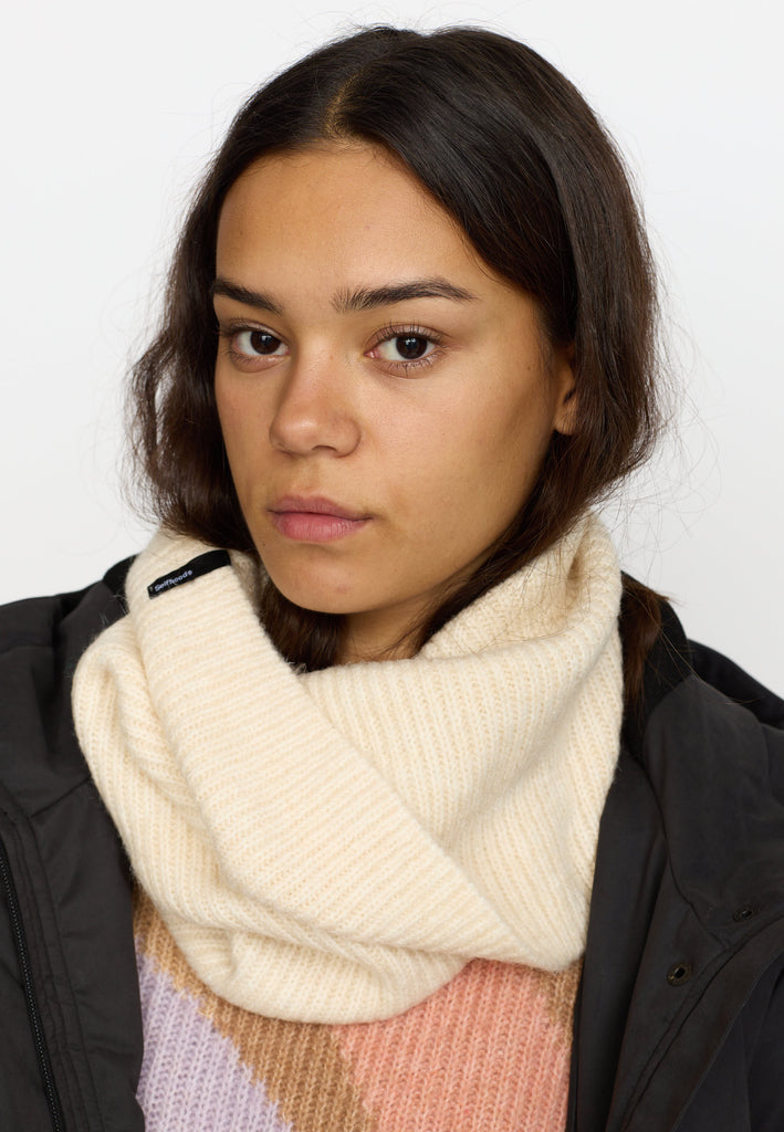 Selfhood Fluffy Tube Accessories Offwhite