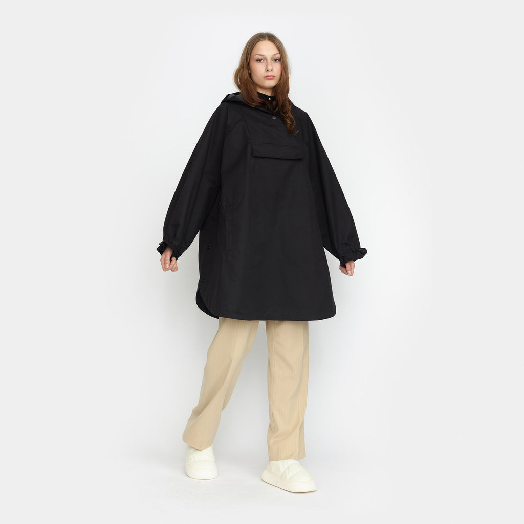Selfhood Poncho Lightweight Outerwear Black