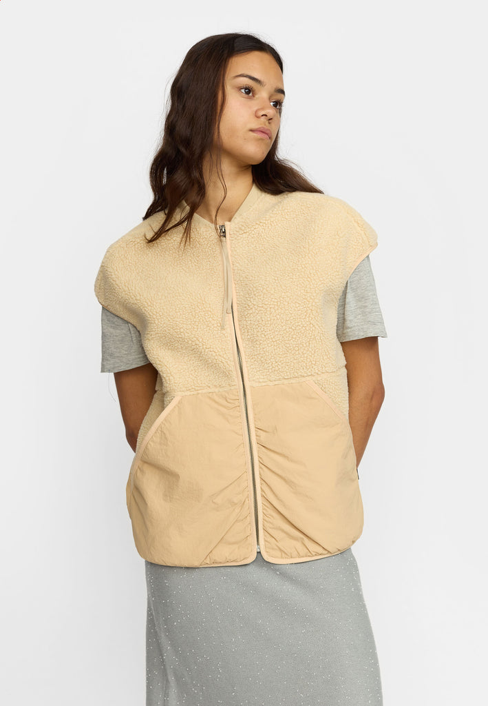 Selfhood Rizzo Fleece Vest Teddy Beige