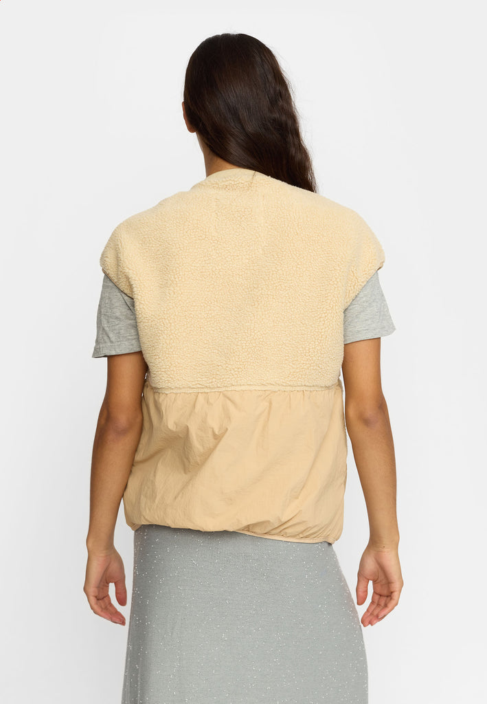 Selfhood Rizzo Fleece Vest Teddy Beige